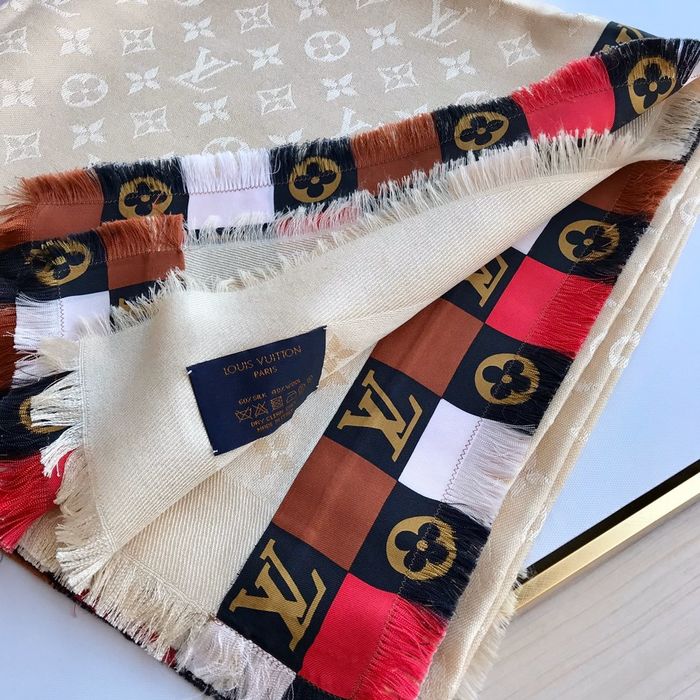 Louis Vuitton Scarf LV00126